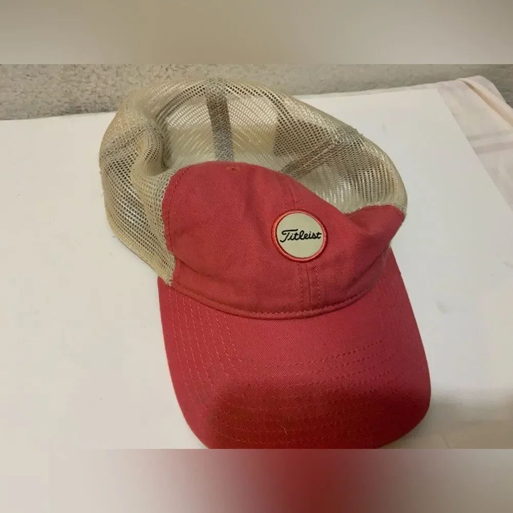 Titleist Snapback Golf Hat Salmon Mesh Polyester Cotton Blend